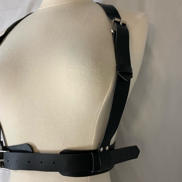 Black Leather Harness - Picture 3 of 8